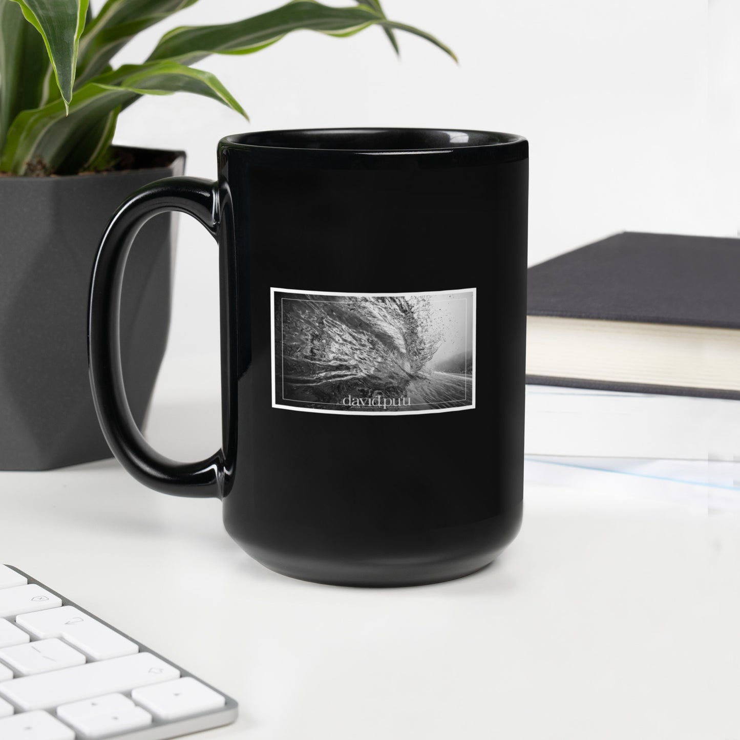 Black and White Wave Mug - Capture the Ocean's Power with David Pu'u's Iconic Surf Photography